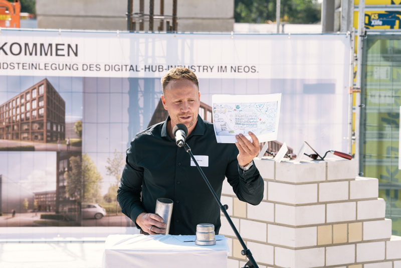 Patrick Denker, Architekturbüro GMD, bei seiner Ansprache