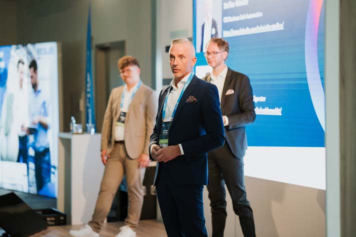Steffen Winkler, Benedikt Rüb, Bosch Rexroth und Simon Schröder, encoway - Rückschau CPQ Summit 2023